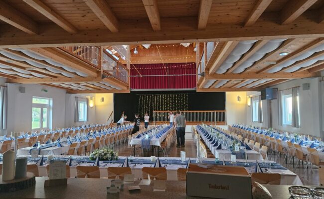 Hochzeitstafel in unserer Mehrzweckhalle