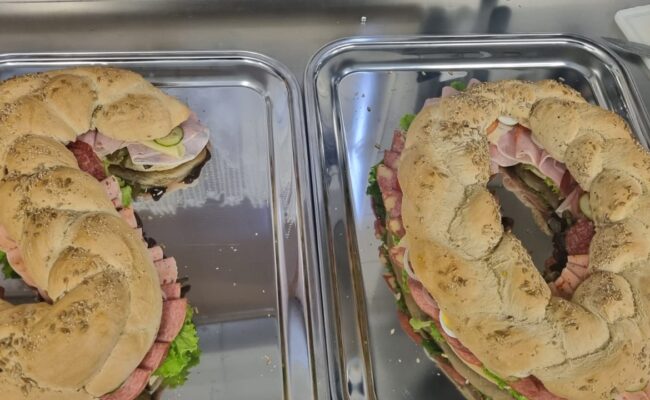 Gefüllte Brotwaren zum Geburtstag